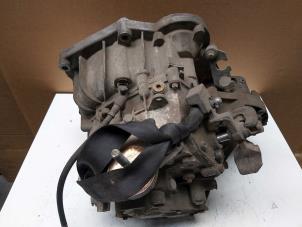 Getriebe van een Fiat Stilo (192A/B) 1.9 JTD 115 3-Drs. 2002