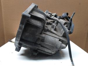 Getriebe van een Fiat Stilo (192A/B) 1.9 JTD 115 3-Drs. 2002