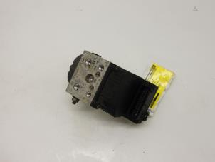 Begagnade ABS-pump Peugeot 406 (8B) 2.0 HDi 110 Pris € 75,00 Marginaltabell erbjuds av Van Gils Automotive