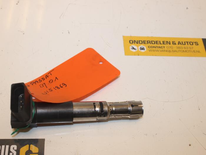 Usagé Broche bobine Volkswagen Passat Variant (3B6) 2.3 V5 20V Prix € 20,00 Règlement à la marge proposé par Van Gils Automotive