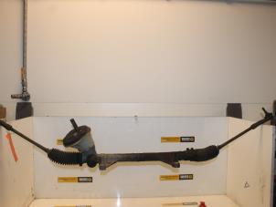 Used Steering box Renault Clio III (BR/CR) 1.4 16V Price € 71,00 Margin scheme offered by Van Gils Automotive