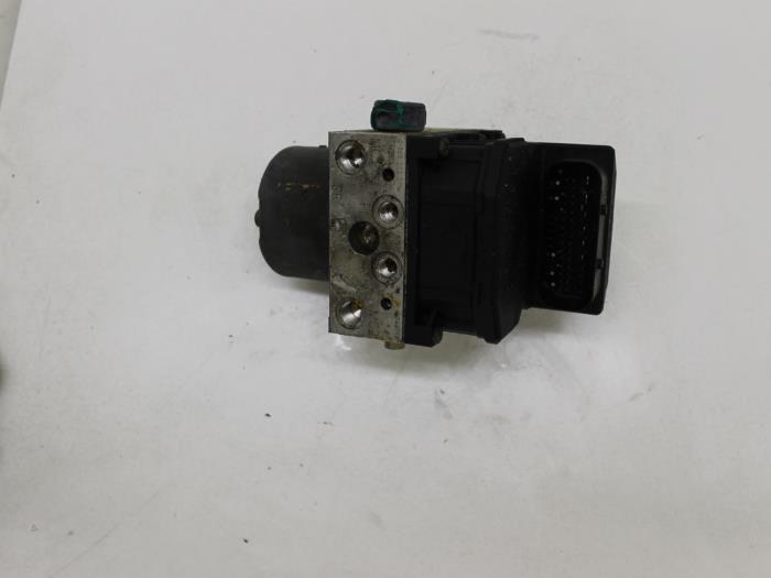 Begagnade ABS-pump Alfa Romeo 147 (937) 1.6 Twin Spark 16V Pris € 25,00 Marginaltabell erbjuds av Van Gils Automotive