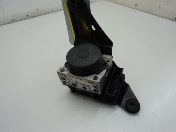 Gebrauchte ABS Pumpe Renault Megane II Grandtour (KM) 1.5 dCi 85 Preis € 30,00 Margenregelung angeboten von Van Gils Automotive