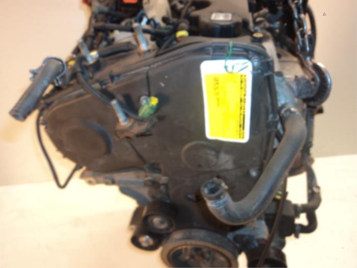 Motor de un Fiat Punto II (188) 1.9 JTD 80 ELX 3-Drs. 2000