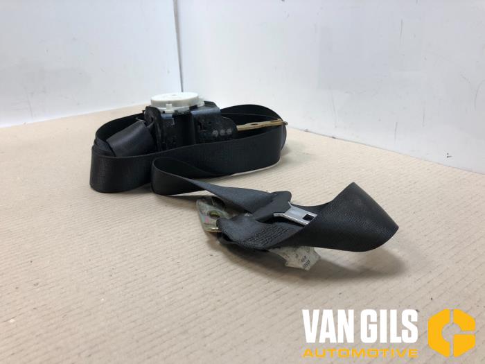 Rear seatbelt, left from a BMW 5 serie (E60) 545i 32V 2005
