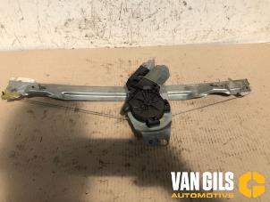 Begagnade Fönstermekanism för bakre dörr, 4-dörrars, höger Citroen Xsara Picasso (CH) 2.0 16V Pris € 33,00 Marginaltabell erbjuds av Van Gils Automotive