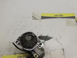 Anlasser van een Kia Sorento I (JC) 3.5 V6 24V 2004
