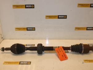 Used Front drive shaft, right Dacia Sandero I (BS) 1.6 Price € 82,00 Margin scheme offered by Van Gils Automotive