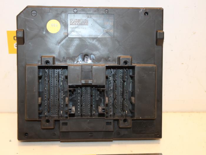 Used Body control computer Volkswagen Golf VII (AUA) 2.0 TDI 16V Price € 131,89 Inclusive VAT offered by Van Gils Automotive