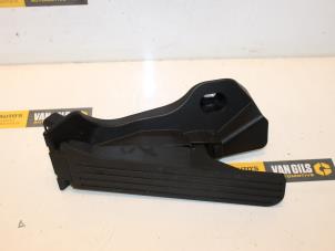 Used Accelerator pedal Volkswagen Sharan (7N) 1.4 TSI 16V Price € 44,77 Inclusive VAT offered by Van Gils Automotive