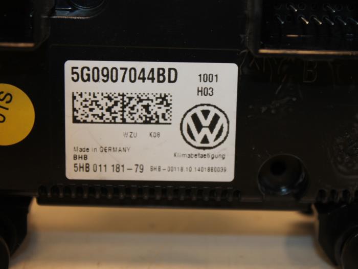 Panneau de commandes chauffage d'un Volkswagen Golf VII (AUA) 2.0 GTI 16V 2016