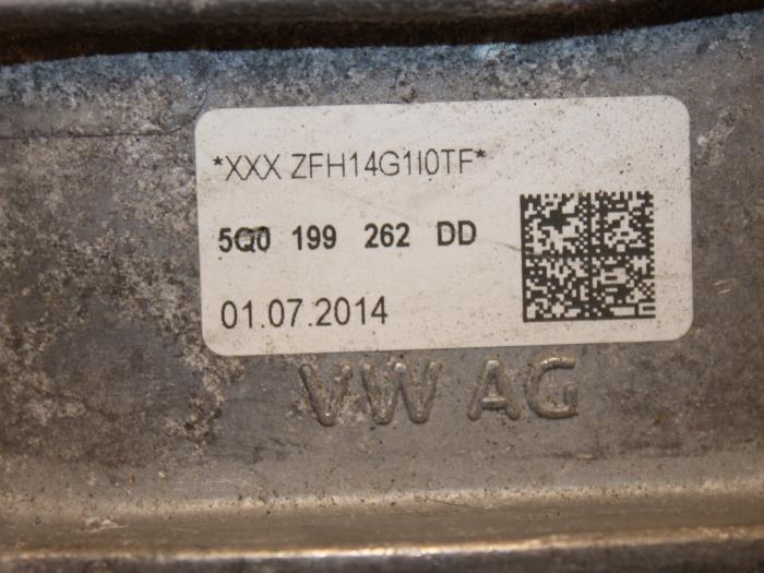 Motorlager van een Volkswagen Passat Variant (3G5) 1.8 TSI 16V 2015