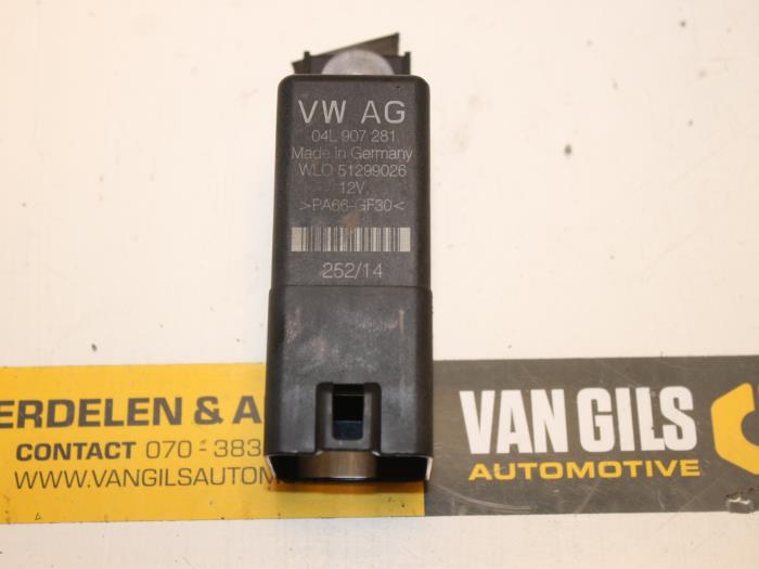 Glow plug relay Volkswagen Tiguan 2.0 TDI 16V 4Motion 04L907281