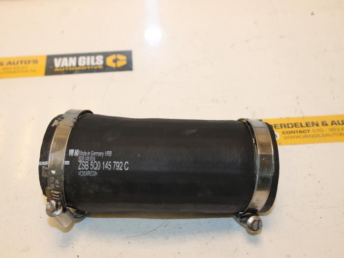 Gebrauchte Intercooler Schlauch Volkswagen Passat Variant (3G5) 1.8 TSI 16V Preis € 36,30 Mit Mehrwertsteuer angeboten von Van Gils Automotive