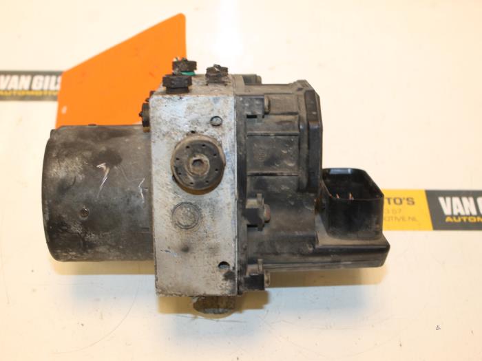 Gebrauchte ABS Pumpe Ford Mondeo III 2.0 TDCi 130 16V Preis € 25,00 Margenregelung angeboten von Van Gils Automotive