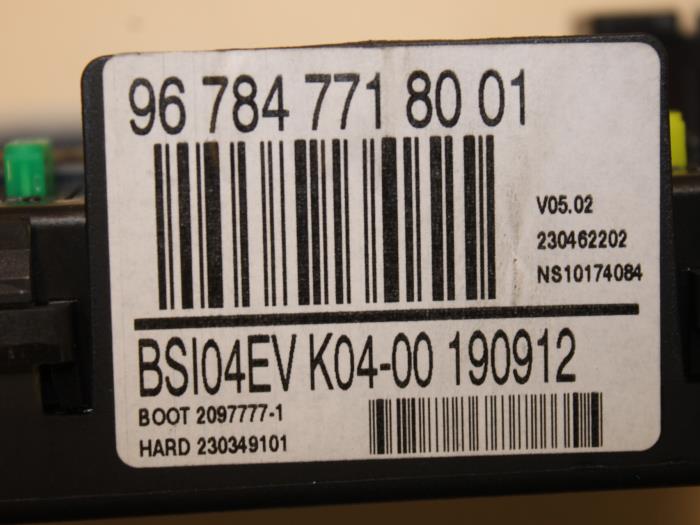 Caja de fusibles de un Peugeot Expert (G9) 2.0 HDiF 16V 130 2012