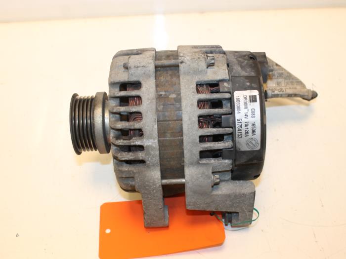 Begagnade Dynamo Alfa Romeo 159 Sportwagon (939BX) 1.8 MPI 16V Pris € 75,00 Marginaltabell erbjuds av Van Gils Automotive