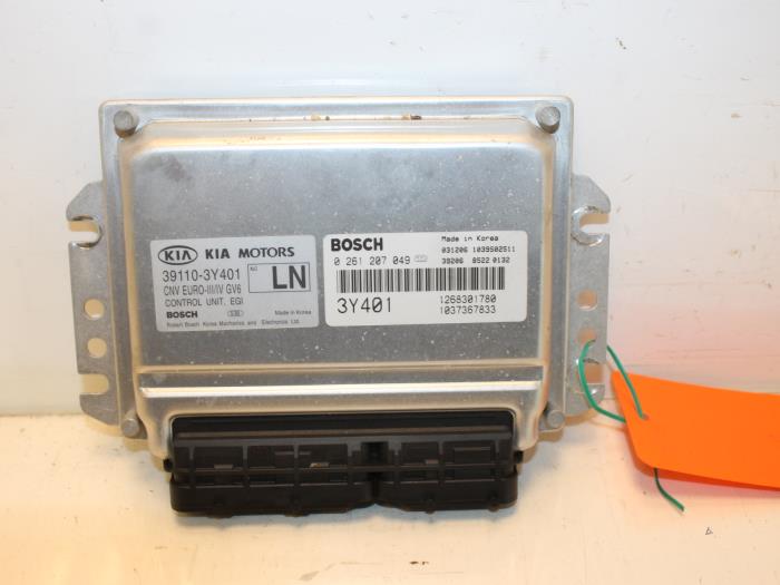 Used Engine management computer Kia Carnival 2 (FIB/FLD) 2.5 V6 24V Price € 150,00 Margin scheme offered by Van Gils Automotive