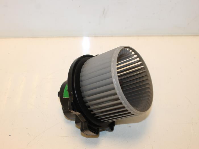 Motor de ventilador de calefactor de un Suzuki Alto (RF410) 1.1 16V 2003