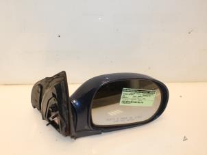 Used Wing mirror, right Kia Carnival 2 (FIB/FLD) 2.5 V6 24V Price € 50,00 Margin scheme offered by Van Gils Automotive