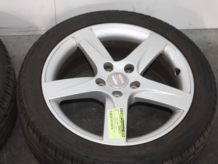 Set of wheels from a Seat Leon (1P1) 1.6 2008