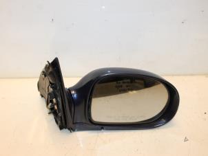 Used Wing mirror, right Kia Carnival 2 (FIB/FLD) 2.9 HPDi 16V Price € 50,00 Margin scheme offered by Van Gils Automotive
