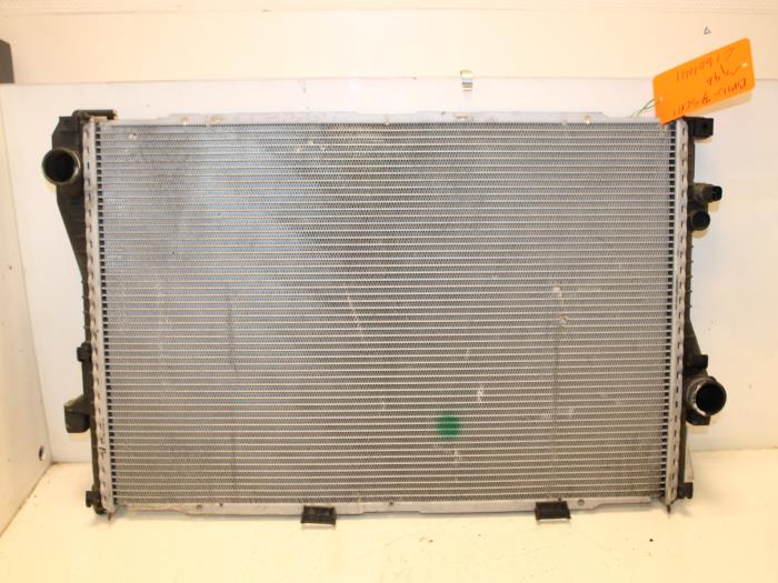 Usagé Radiateur BMW 7 serie (E38) 740i/iL 4.4 V8 32V Prix € 65,00 Règlement à la marge proposé par Van Gils Automotive