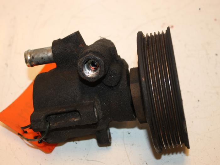 Usagé Pompe de direction Seat Arosa (6H1) 1.4 MPi Prix € 60,00 Règlement à la marge proposé par Van Gils Automotive