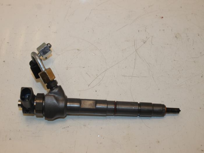 Usagé Injecteurs Volkswagen Touran (5T1) 2.0 TDI 110 Prix € 133,10 Prix TTC proposé par Van Gils Automotive