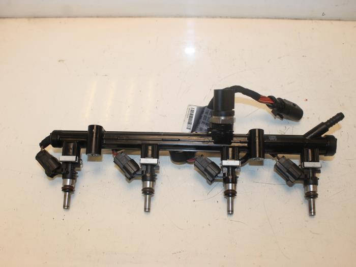 Usagé Système d'injection Volkswagen Golf VII (AUA) 2.0 GTI 16V Clubsport Prix € 91,96 Prix TTC proposé par Van Gils Automotive