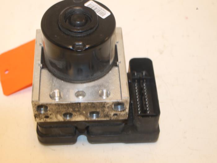 ABS pump from a Renault Twingo II (CN) 1.2 16V 2012