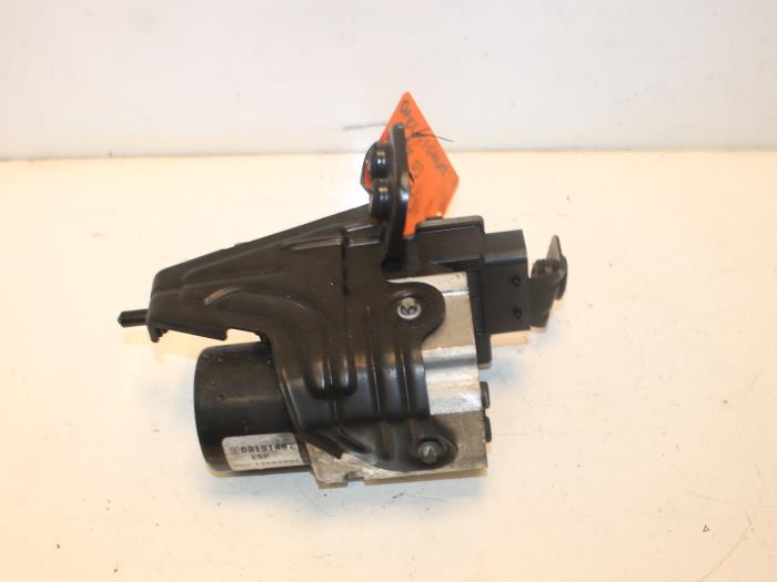 Usagé Bloc ABS Opel Signum (F48) 3.0 CDTI V6 24V Prix € 75,00 Règlement à la marge proposé par Van Gils Automotive