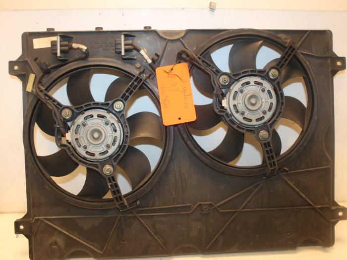 Cooling fans from a Ford Galaxy (WGR) 2.3i 16V SEFI 1997