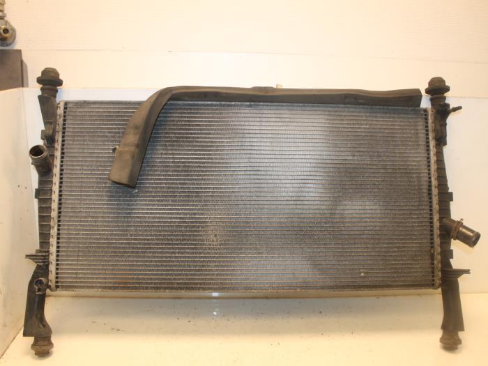 Usagé Radiateur Ford Transit 2.2 TDCi 16V Prix € 78,65 Prix TTC proposé par Van Gils Automotive