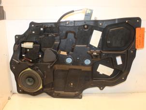Usagé Mécanique vitre 4portes avant droite Mazda 2 (NB/NC/ND/NE) 1.4 CiTD Prix € 50,00 Règlement à la marge proposé par Van Gils Automotive