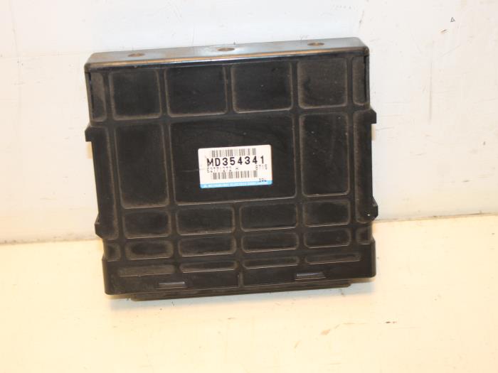 Used Engine management computer Mitsubishi Space Star (DG) 1.3 16V Price € 150,00 Margin scheme offered by Van Gils Automotive
