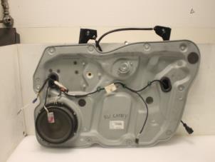 Używane Mechanizm szyby prawej przedniej wersja 2-drzwiowa Volkswagen Caddy Cena € 33,00 Procedura marży oferowane przez Van Gils Automotive