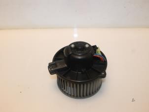 Usados Motor de ventilador de calefactor Volvo V40 (VW) 1.9 D di Precio € 45,00 Norma de margen ofrecido por Van Gils Automotive