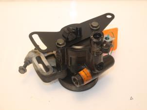 Used Power steering pump Renault Espace (JE) 3.0i V6 RXT Price € 60,00 Margin scheme offered by Van Gils Automotive