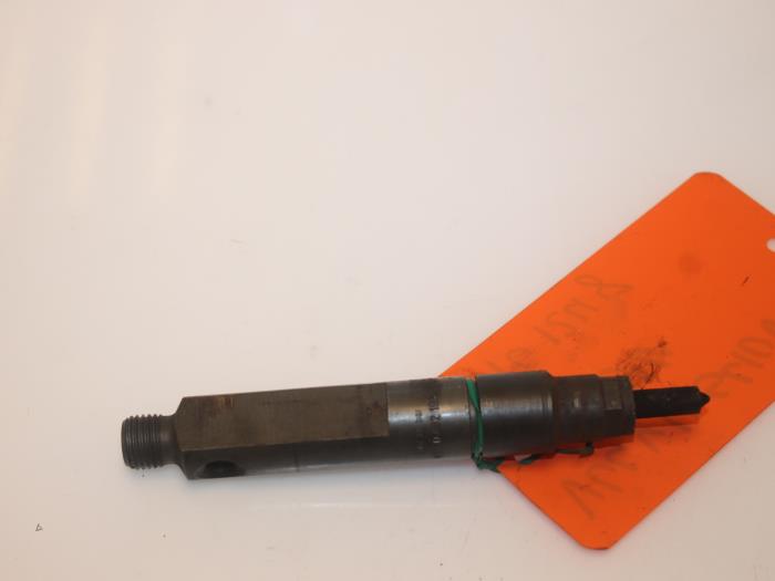 Injector (diesel) from a Volvo V40 (VW) 1.9 D di 2000