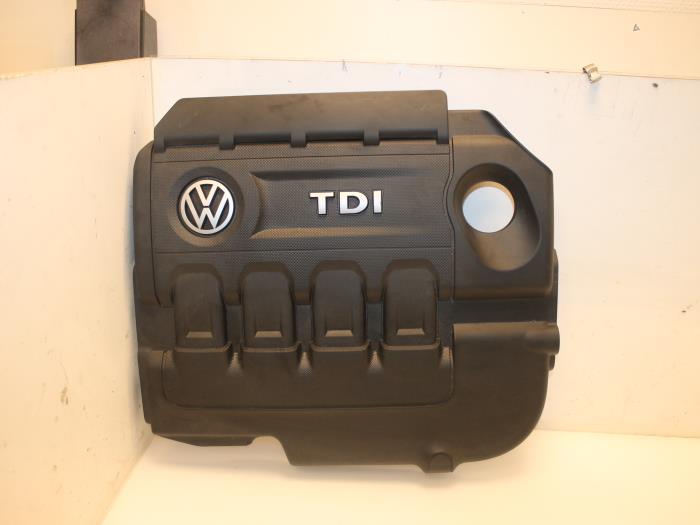 Engine protection panel from a Volkswagen Tiguan (AD1) 2.0 TDI 16V BlueMotion Techn.SCR 4Motion 2016