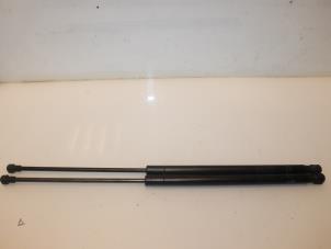 Used Set of tailgate gas struts Peugeot 107 Price € 30,00 Margin scheme offered by Van Gils Automotive