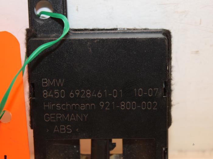Używane Antena Bluetooth BMW 5 serie Touring (E61) 535d 24V Cena € 30,00 Procedura marży oferowane przez Van Gils Automotive
