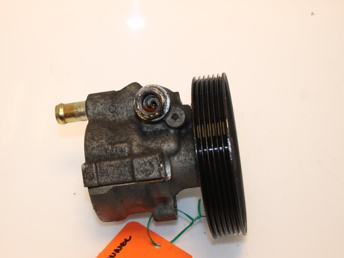 Usagé Pompe de direction Renault Laguna II (BG) 1.8 16V Prix € 60,00 Règlement à la marge proposé par Van Gils Automotive