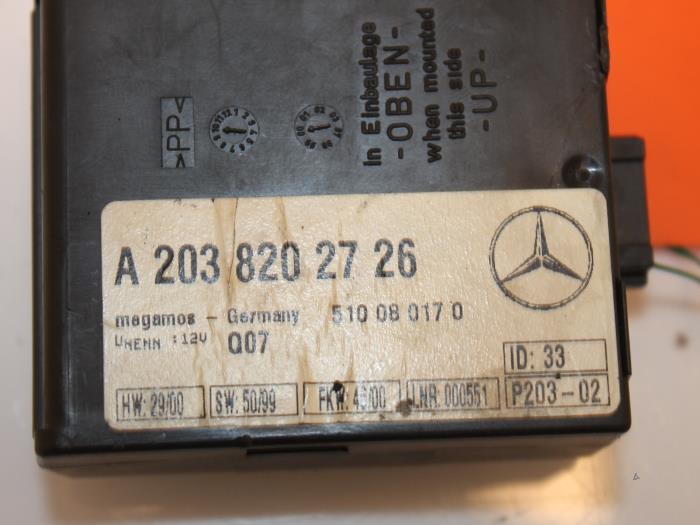 Alarm module from a Mercedes-Benz S (W220) 4.0 S-400 CDI V8 32V 2001