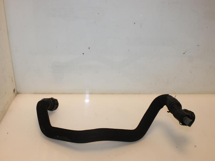 Water pipe from a Audi A6 Avant (C7) 1.8 TFSI 16V 2015