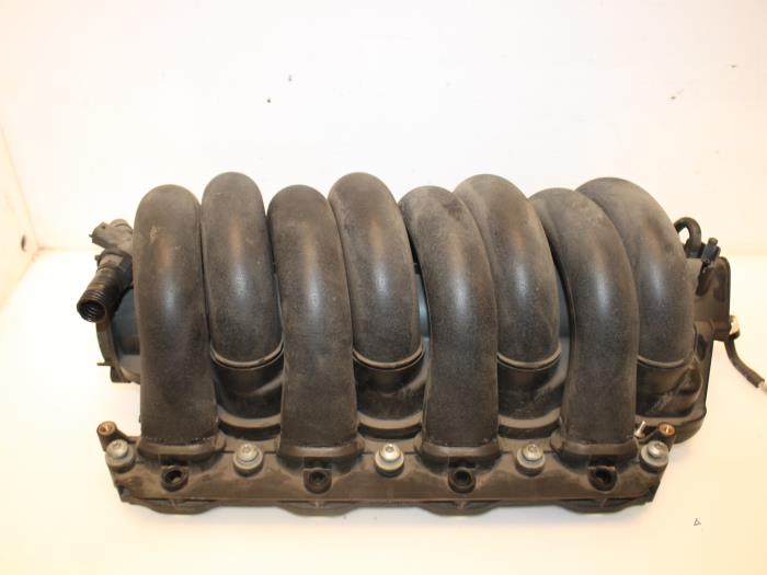 Begagnade Insugsrör Porsche Cayenne (9PA) 4.5 V8 32V Turbo Pris € 75,00 Marginaltabell erbjuds av Van Gils Automotive
