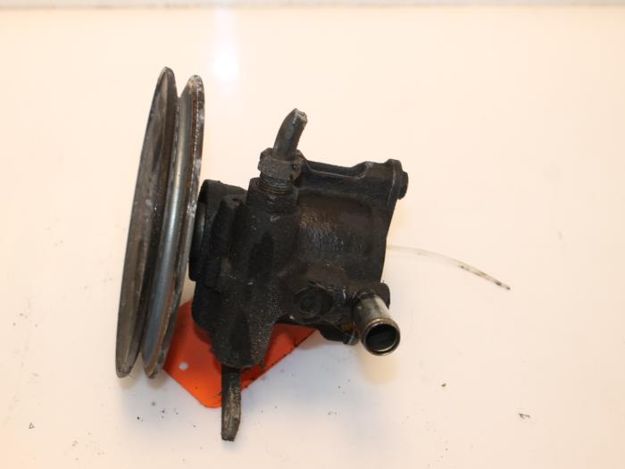 Used Power steering pump Volvo 760 2.3 GL Turbo Price € 60,00 Margin scheme offered by Van Gils Automotive