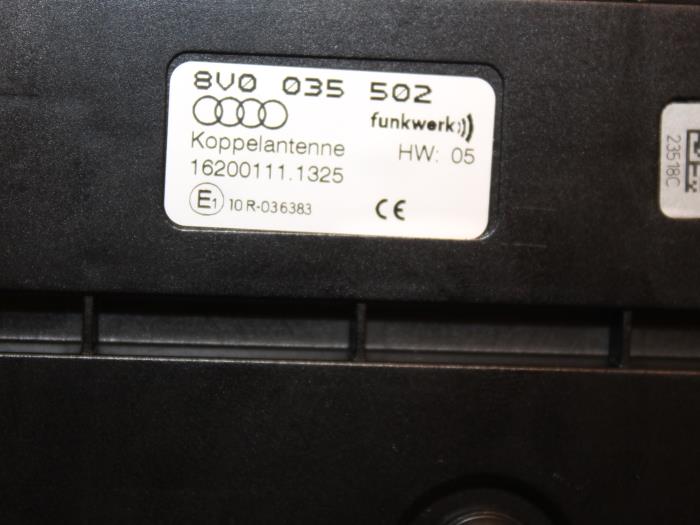 Phone holder from a Audi A3 Sportback (8VA/8VF) 1.4 TFSI 16V e-tron 2015