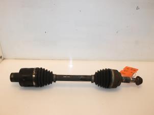 Used Front drive shaft, right Jeep Grand Cherokee (WH/WK) 3.0 CRD V6 24V Price € 74,99 Margin scheme offered by Van Gils Automotive